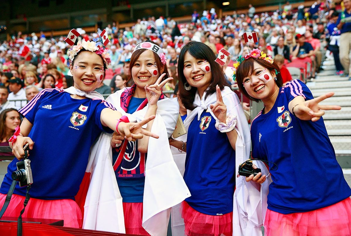 world-cup-fans-476927360_master.jpg